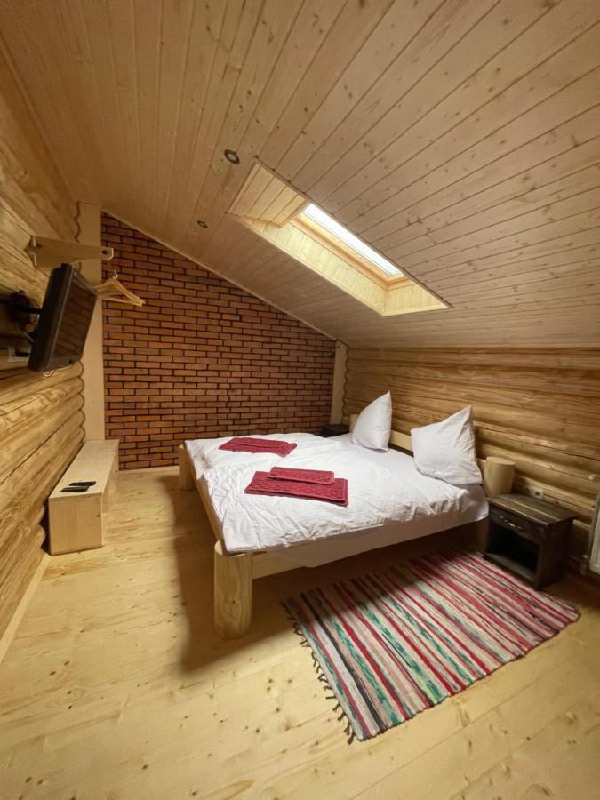 Карпатська Криївка Apartamento Yasinya Exterior foto