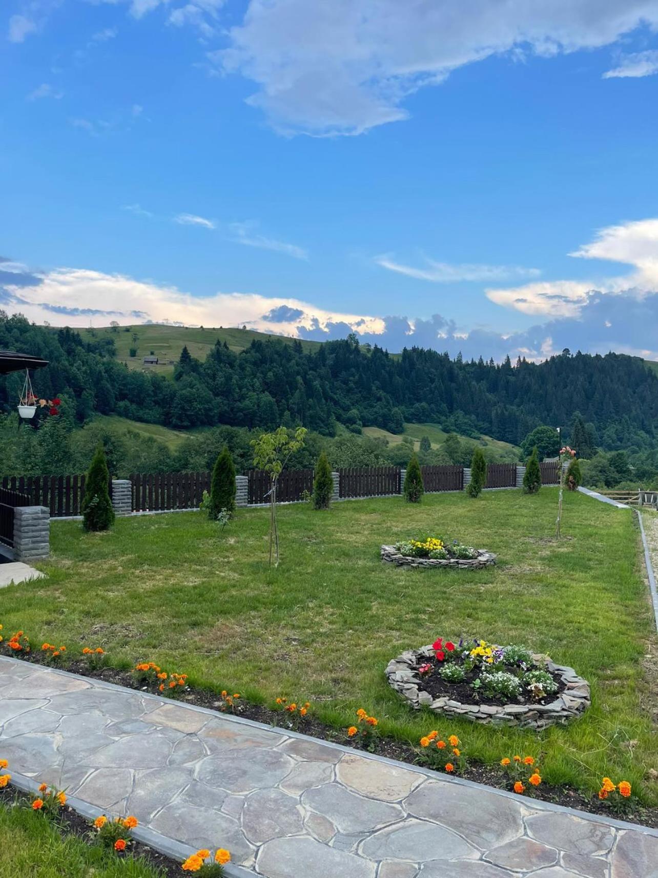 Карпатська Криївка Apartamento Yasinya Exterior foto